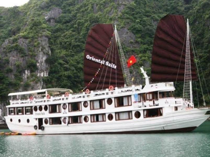 Deluxe Oriental Sails Halong
