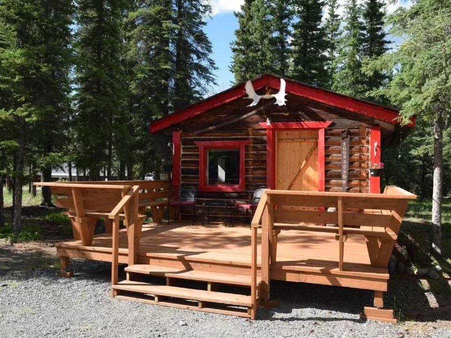 Fox 'n Fireweed Cabins niet web