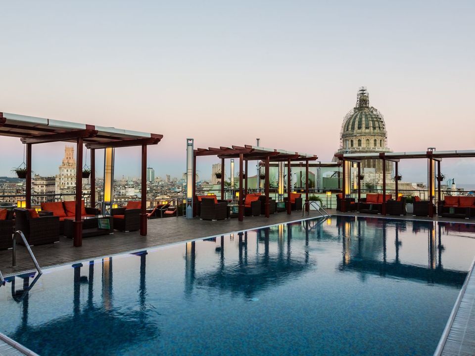 Saratoga b zwembad op dak