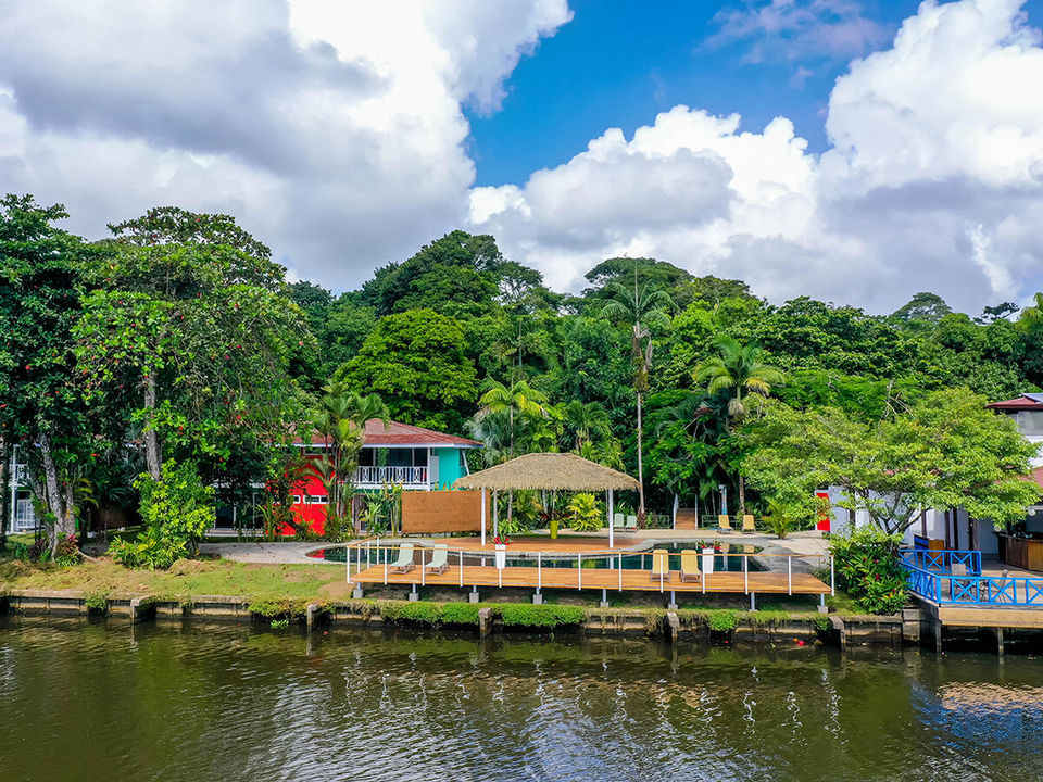 Tortuga Lodge