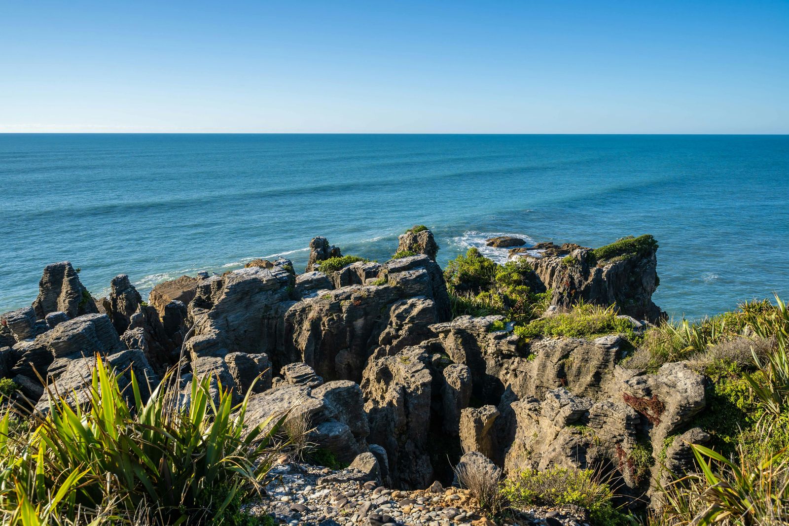 Rondreis Nieuw Zeeland Punakaiki rots in de branding