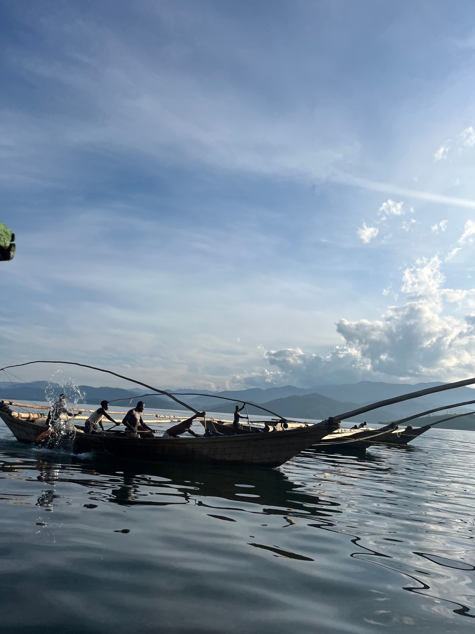 Rondreis Rwanda Lake Kivu boattour boottocht vissersboten