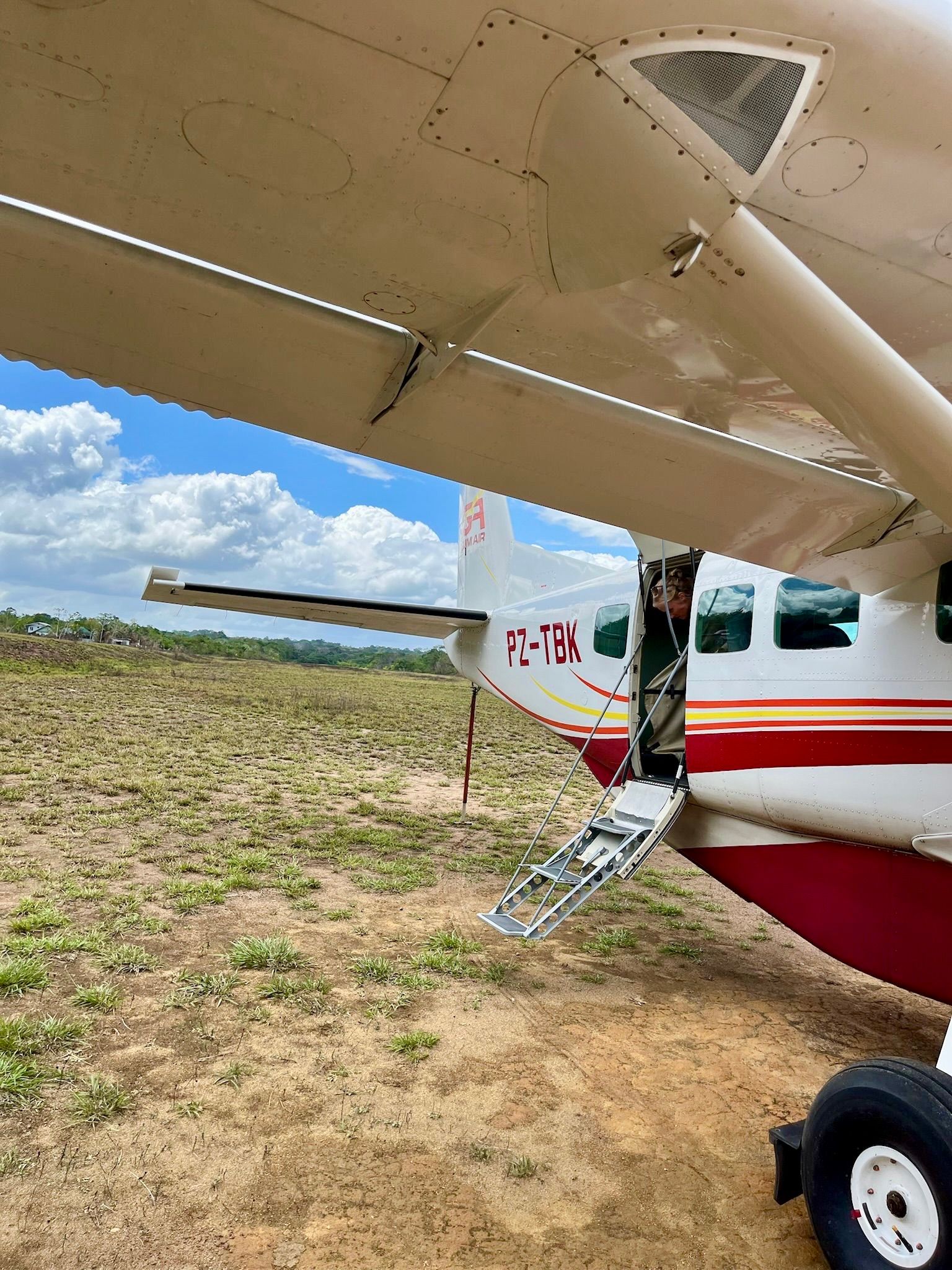 Rondreis Suriname Awarradam Vliegtuig Awarradam