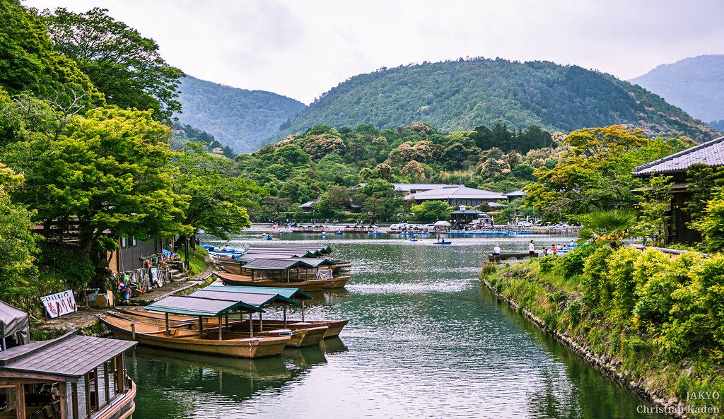 Rondreizen Japan   Kyoto   Bootjes op een meer