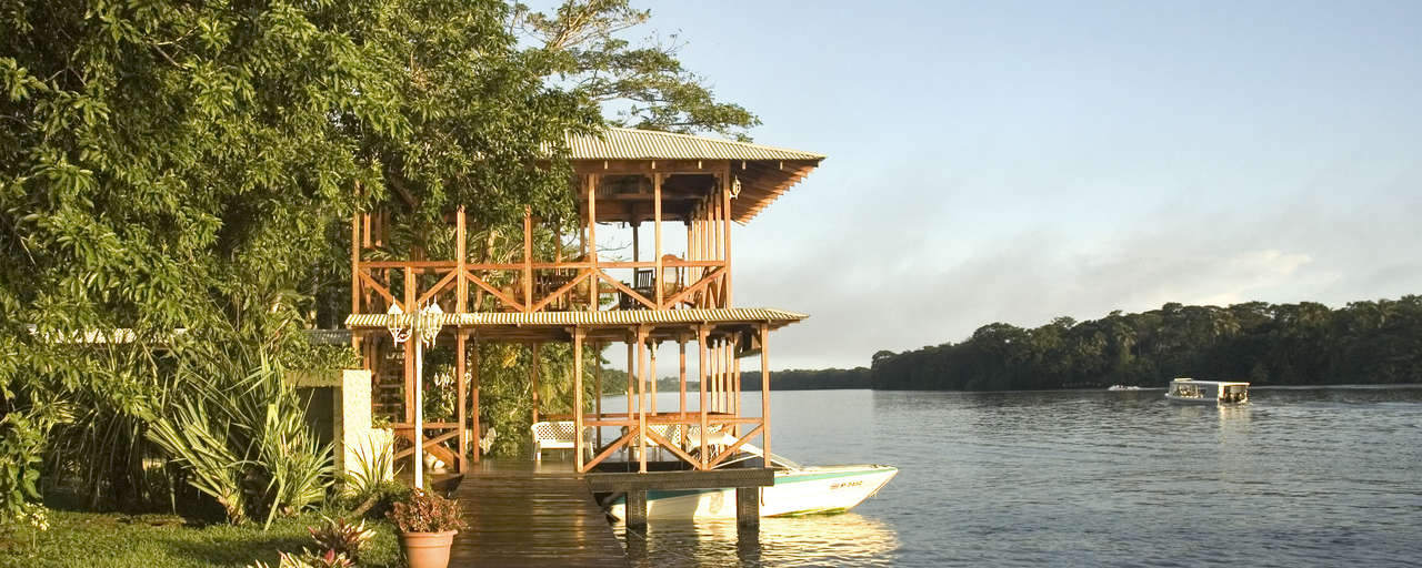 Manatus Hotel