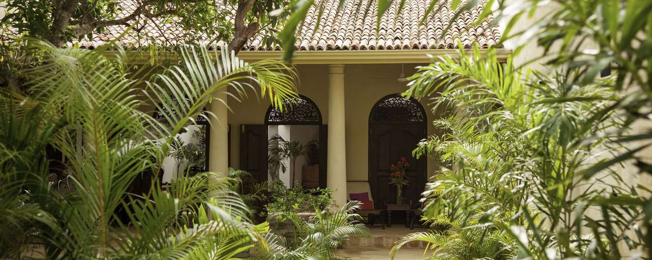 Mango House header