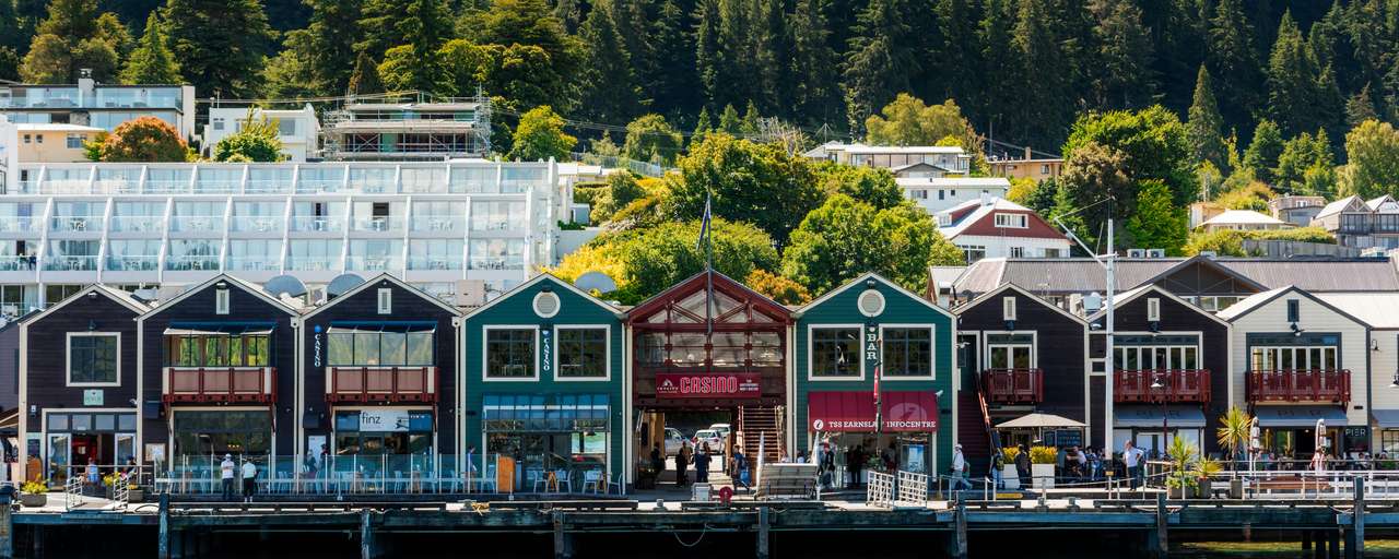 Rondreis Nieuw Zeeland Queenstown waterkant huisjes